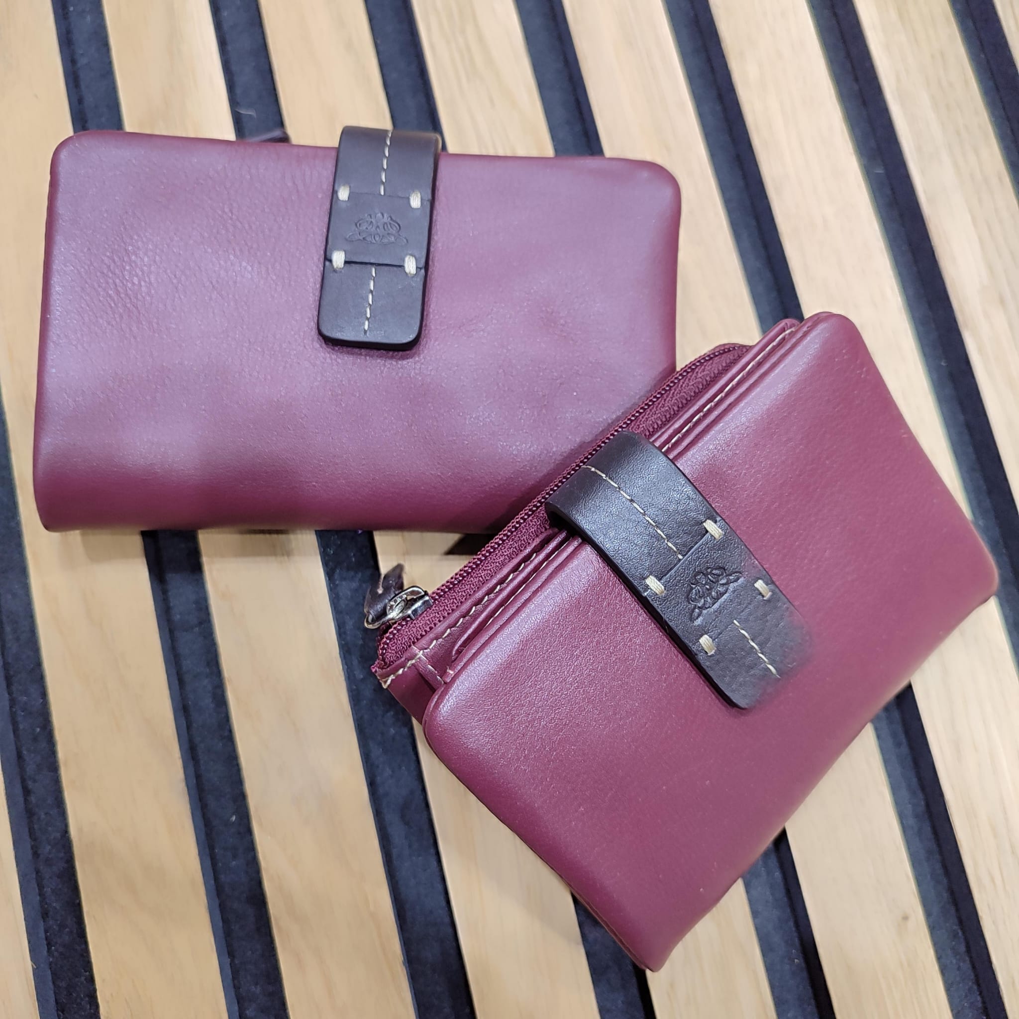 Billeteros de mujer de piel Otoño Invierno 2025 - Karía Bolsos